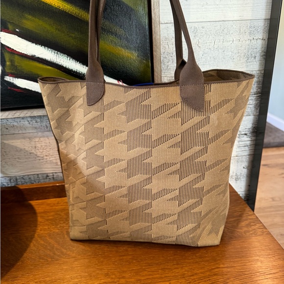 Rothy’s Lightweight Tote Dark Camel Houndstooth Collector’s Edition!!! - Picture 4 of 10